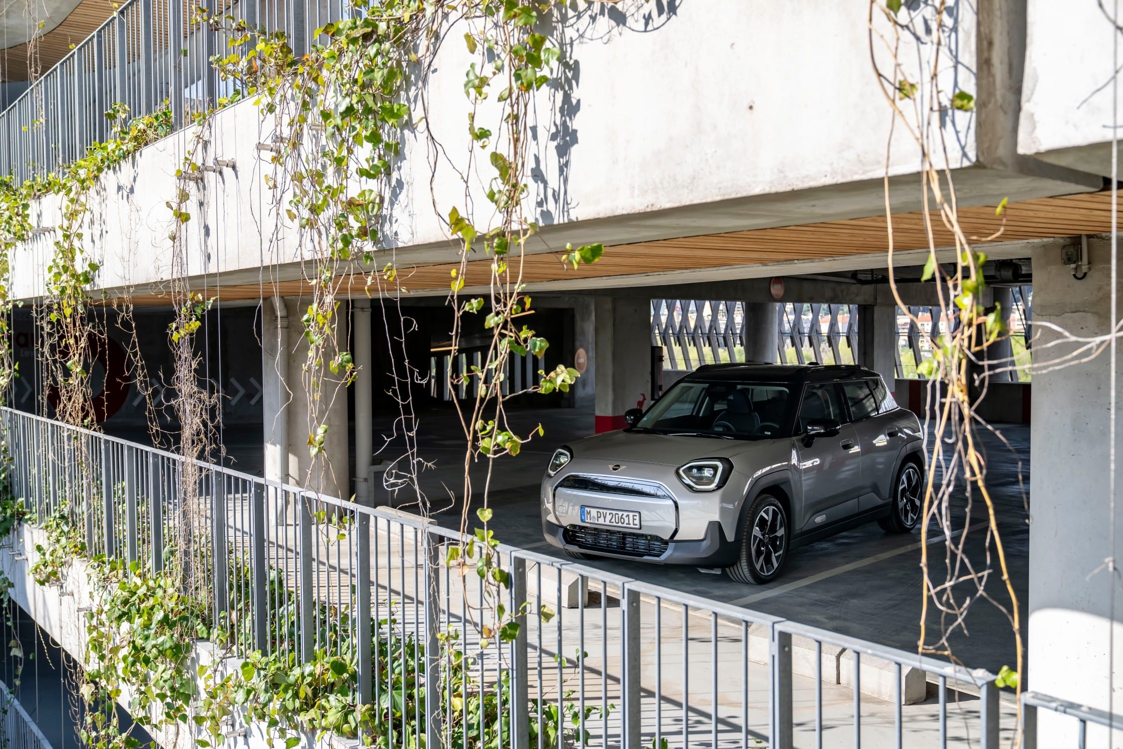 MINI Aceman vs 5 Door, MINI Aceman, 5 Door