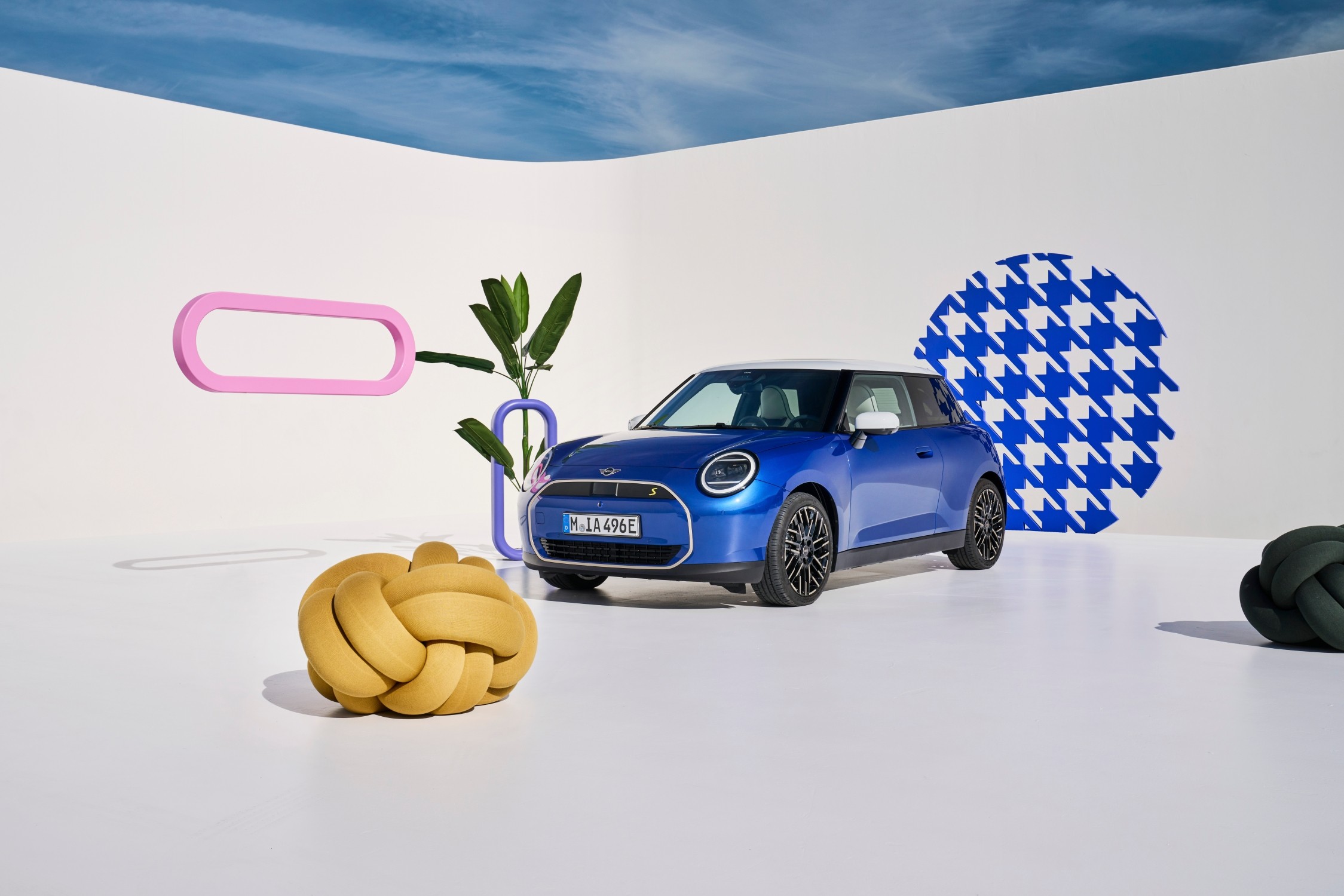 Daftar Harga MINI Cooper Listrik 2025