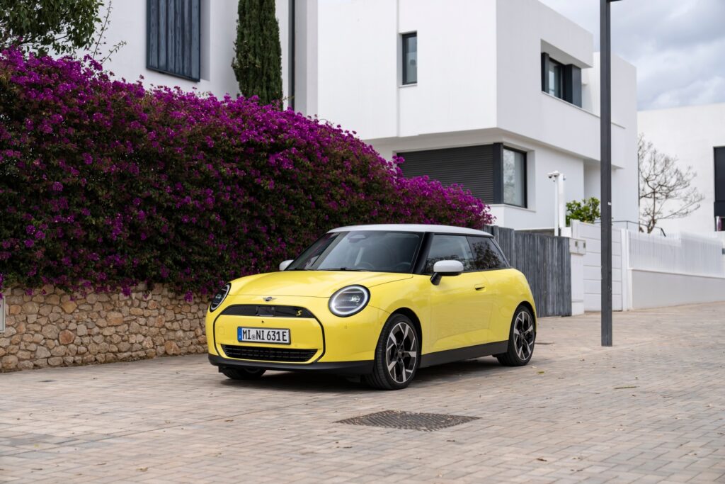 Harga MINI COOPER 3 door