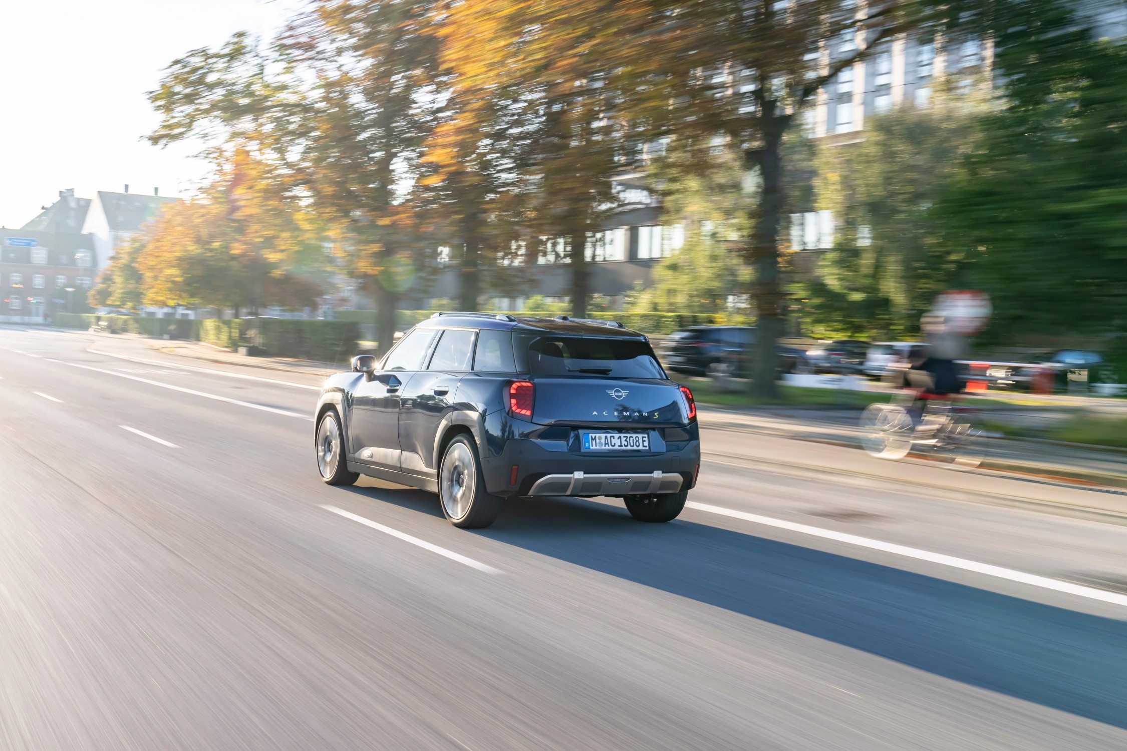 Harga MINI Cooper vs BMW