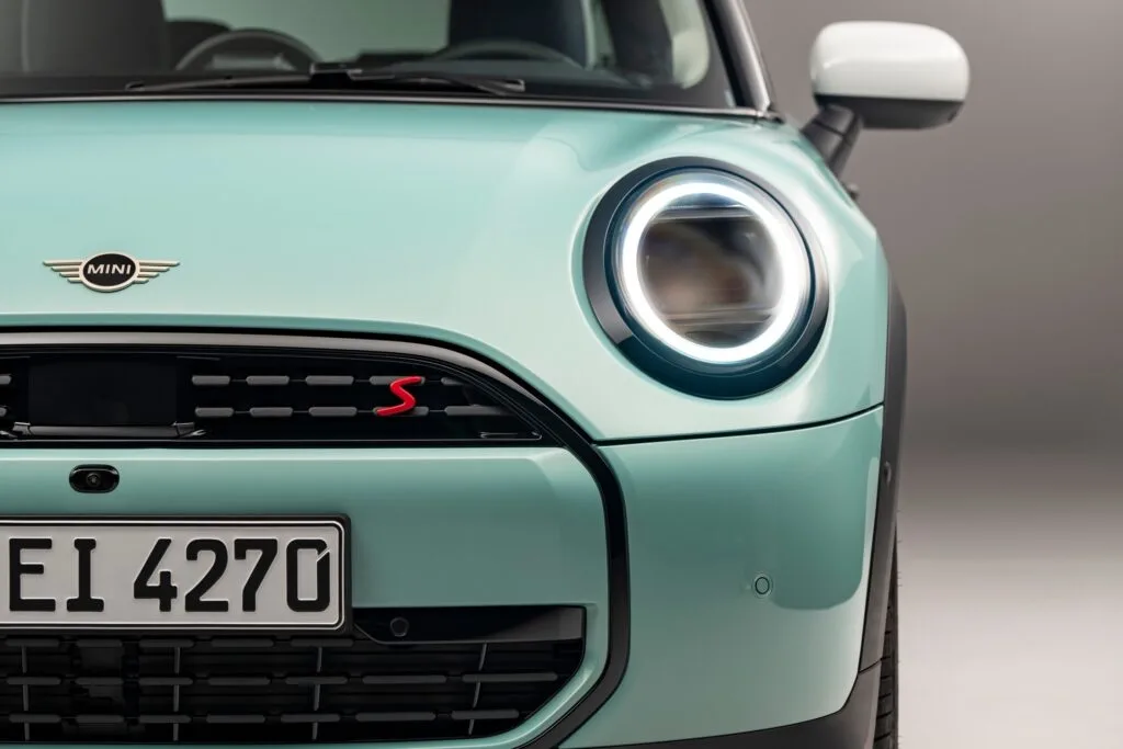Perbandingan 3 Door Baru dan Lama