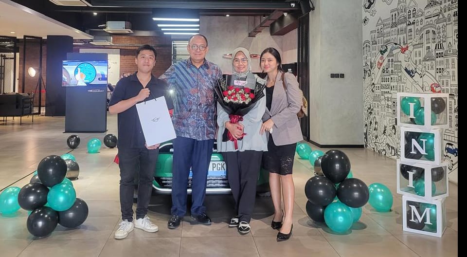 3 Door EV, MINI 3 Door EV, British Racing Green