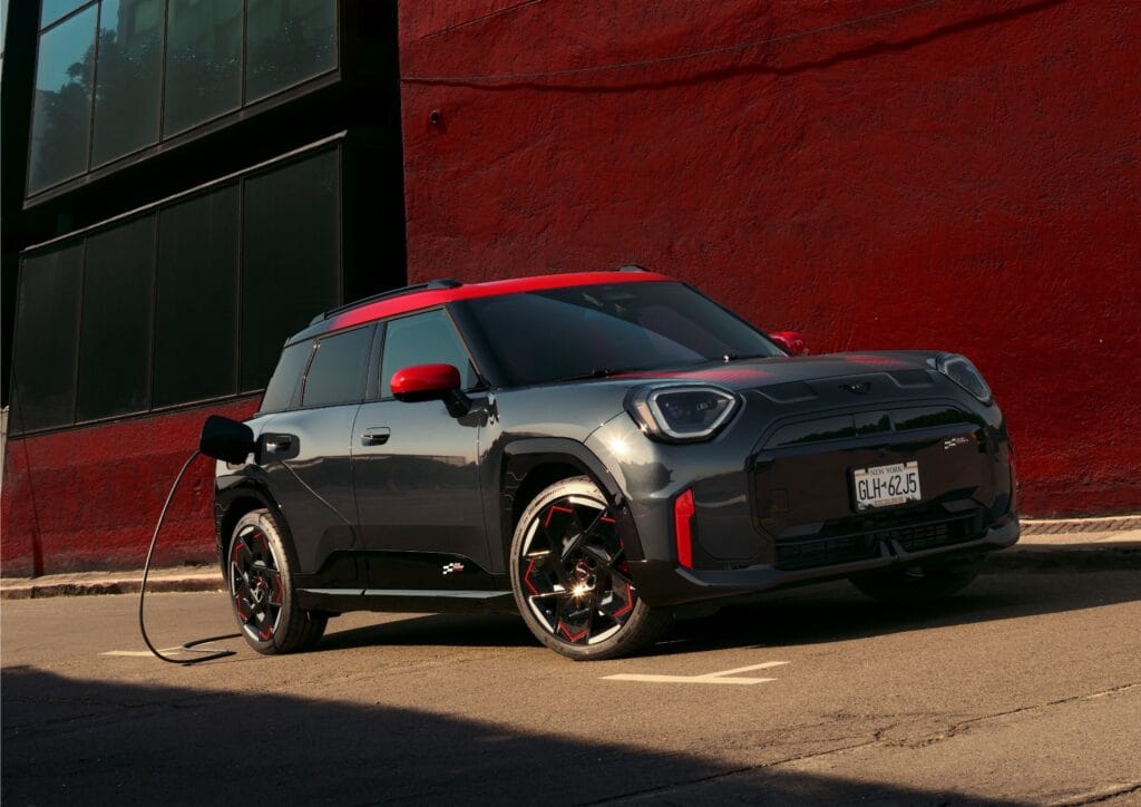 Countryman John Cooper Works, Countryman JCW