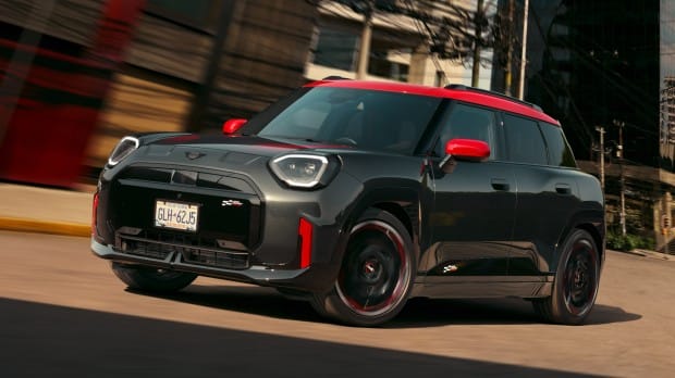 MINI Aceman EV John Cooper Works warna Legend Grey