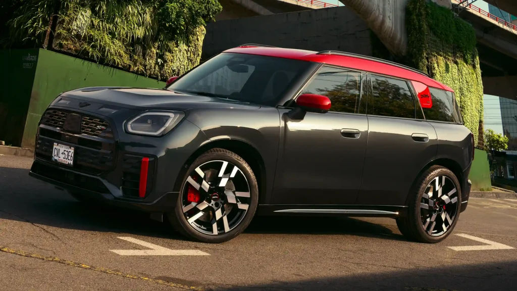 MINI Countryman John Cooper Works warna Legend Grey